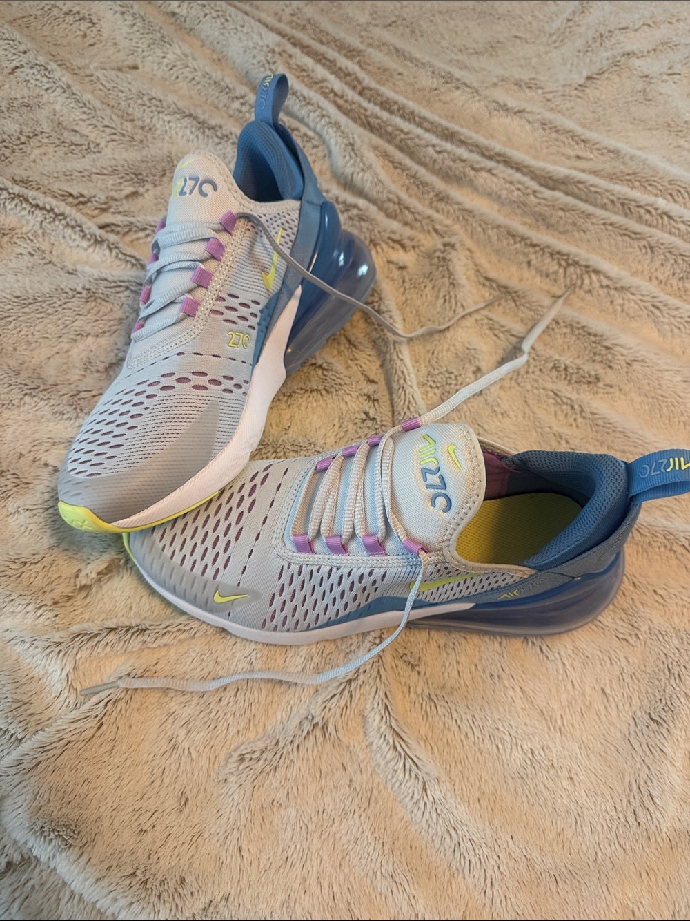 Nike Kids Air Max 270 Light Gray Sneakers with Blue, Yellow and Pink Accents